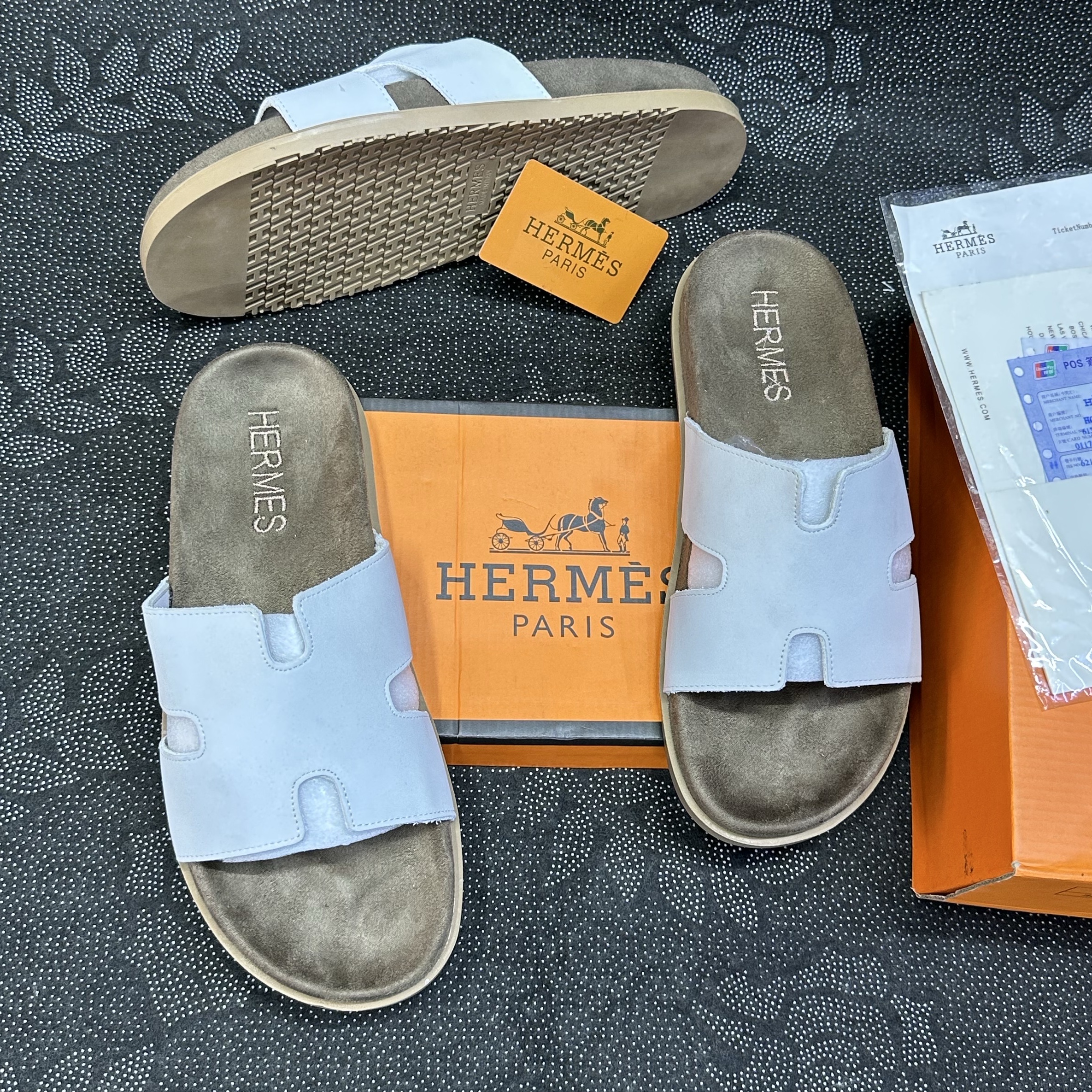 Product image attachment 3 - Hermes slippers