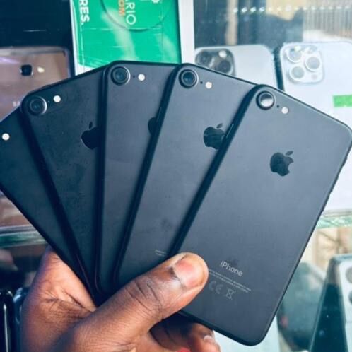 Product image attachment 2 - iPhone7 128G