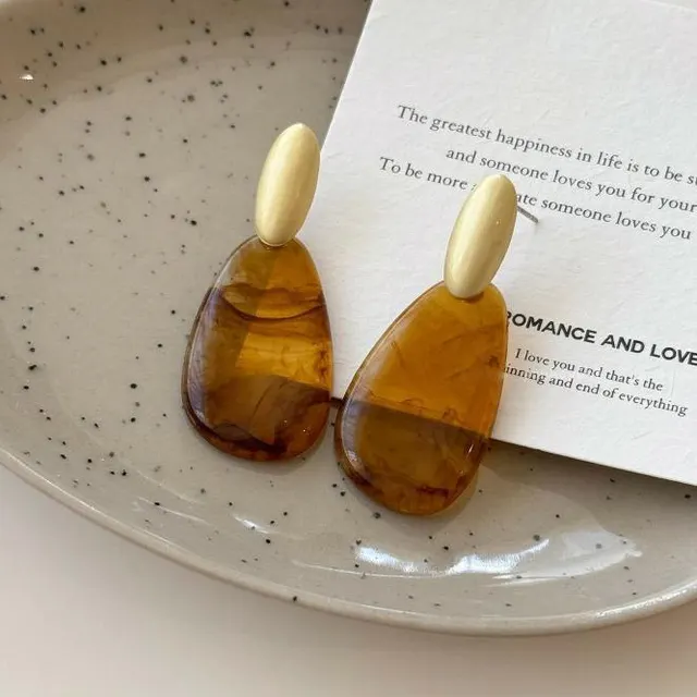 Image of vintage style hearing
