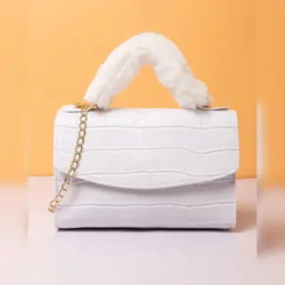 Photo 1 du produit  - Mini sac carré à rabat en relief Fuzzy Croc