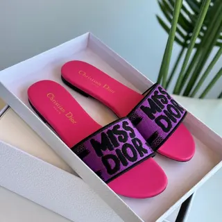 Photo 1 du produit  - Chaussons Miss Dior