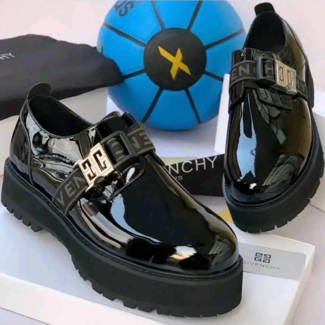 Product image attachment 1 - Givenchy
