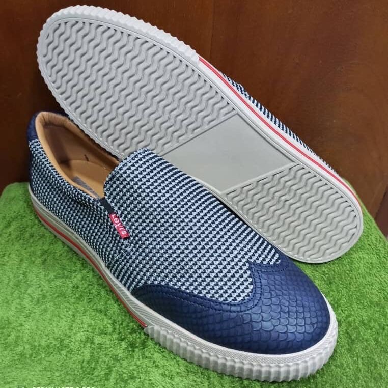 Photo 3 du produit - Chaussures ville _ LEVIS: 40-46