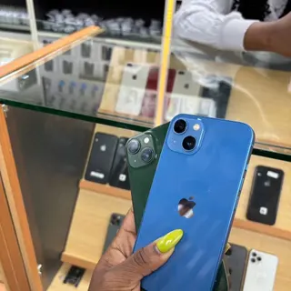 Product image attachment 3 - iPhone 13 128 giga