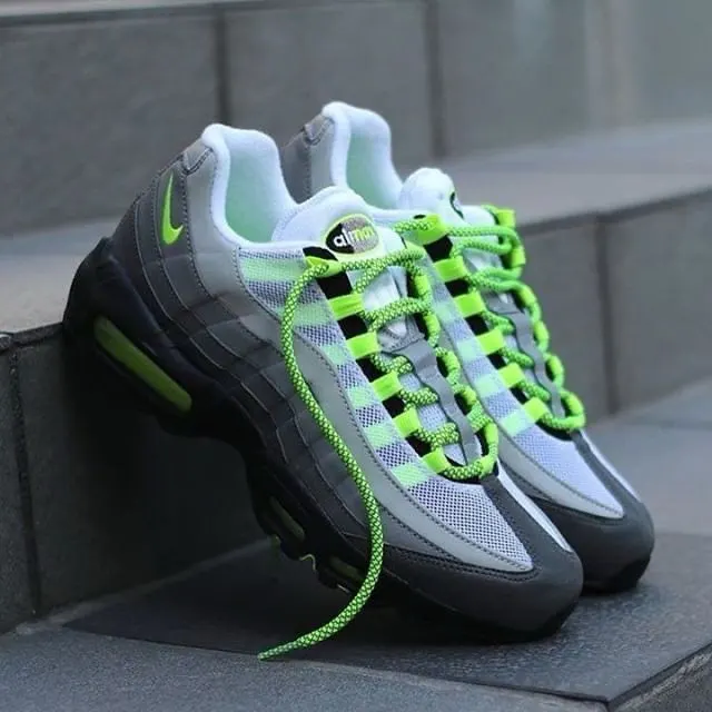 Image of Nike 95 shoes
