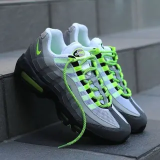Product image attachment 1 - Nike 95 shoes