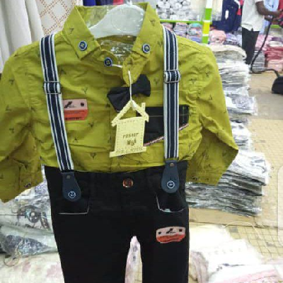 Photo 1 du produit - Vêtement pour enfants 1-4 ans