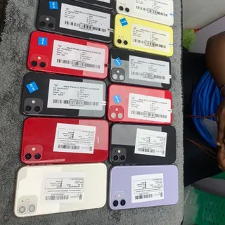 Product image attachment 1 - iPhone 11 64gb