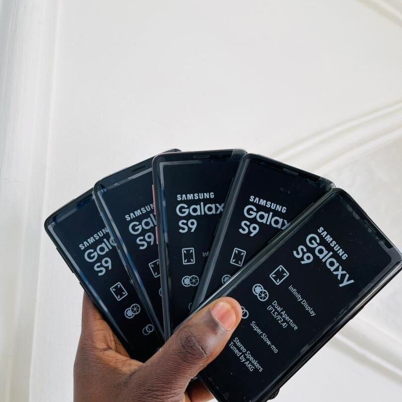 Photo 1 du produit  - Samsung Galaxy s9 64/6 avec accessories complet
