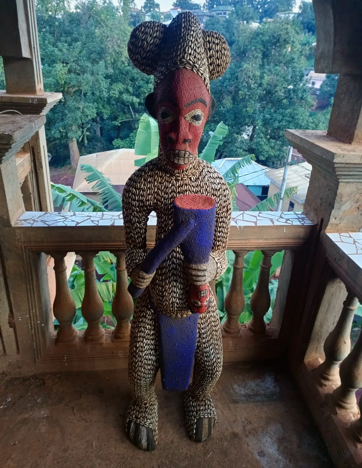 Photo 1 du produit - statue bagnole en cauries