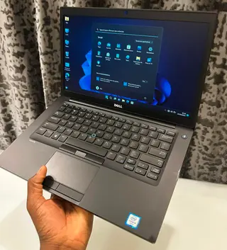 Product image attachment 1 - Dell latitude 7390