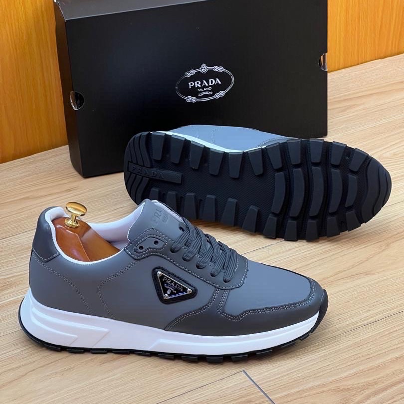 Product image attachment 2 - Prada