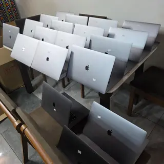 Product image attachment 1 - MacBook pro*16pouce, 20192.3GHz 8-core 1 TERA