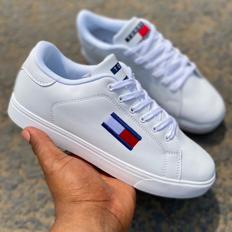 Photo 1 du produit - Baskets _ TOMMY JEANS: 40-45 avec carton