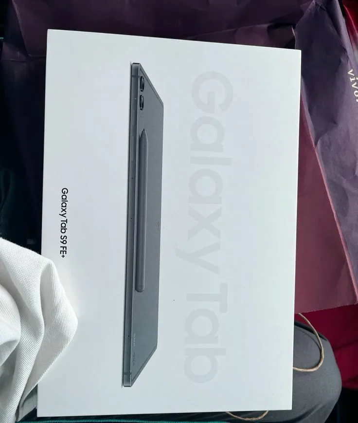 Photo 1 du produit - TABLETTE SAMSUNG GALAXY TAB S9FE+ 128G