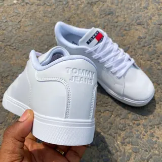 Photo 2 du produit  - Baskets _ TOMMY JEANS: 40-45 avec carton