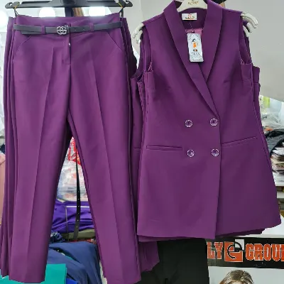 Image de mode de vêtements pour femmes
