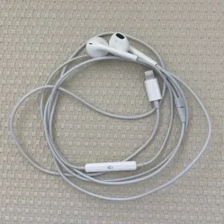 Photo 1 du produit  - écouteurs Lightning Apple et androïde original