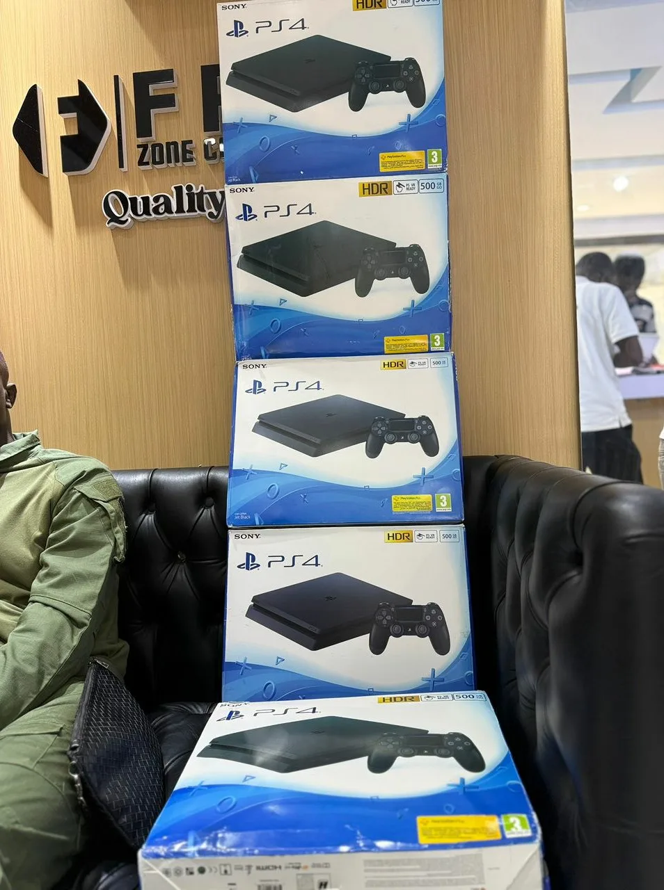 Product image attachment 1 - PS4 SCELLE NEUF 500G