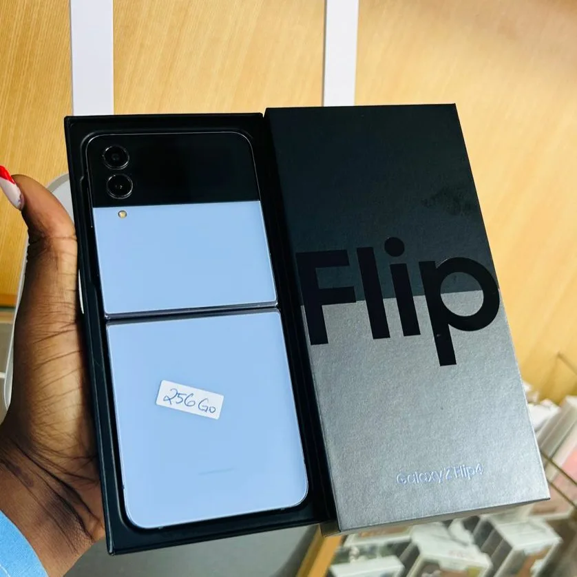 Photo 1 du produit - SAMSUNG GALAXU ZFLIP4 5G 256G