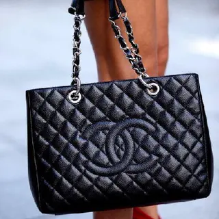 Product image attachment 4 - Chanel red hand bag