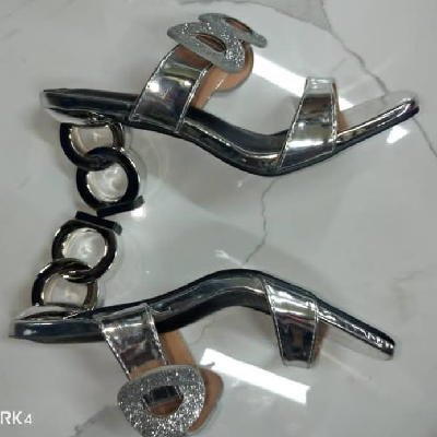 Photo 1 du produit - talons dames