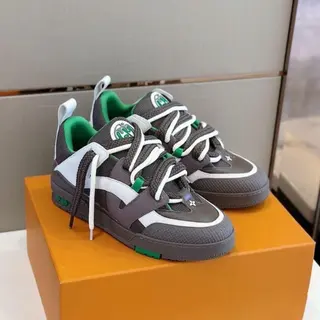 Product image attachment 3 - Luis Vuitton original (with box)