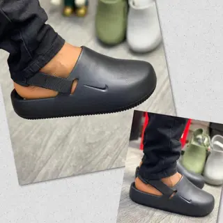 Photo 1 du produit  - babouche Nike en gomme de très bonne qualité
