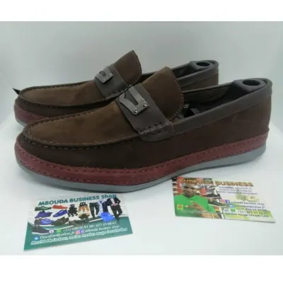Image de chaussures formelles marron