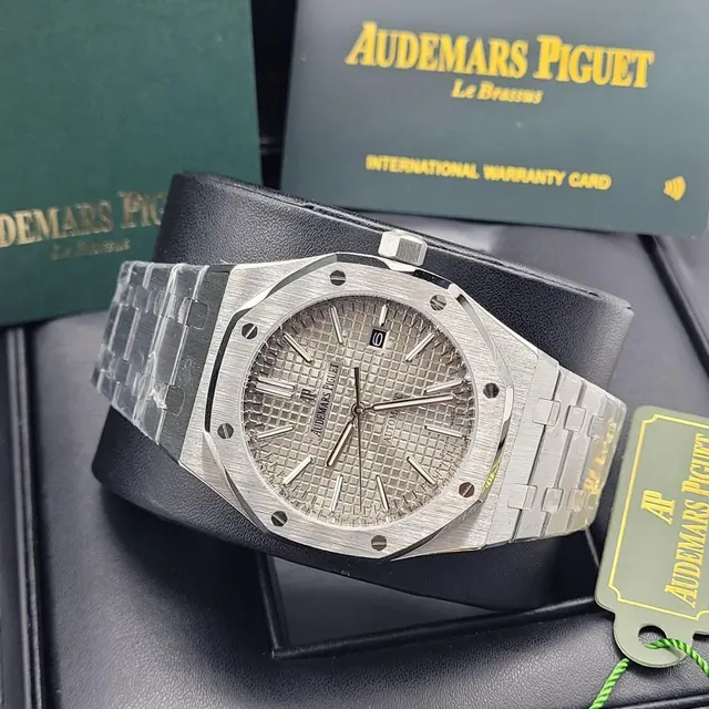 Image of AUDEMARS PIGUET ROYAL OAK