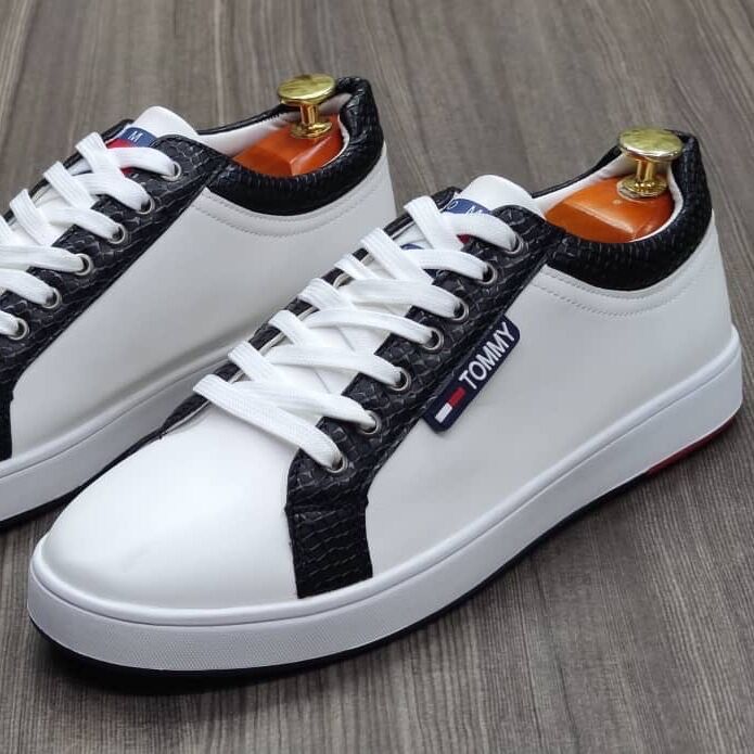 Photo 1 du produit - Chaussures _ TOMMY: 40-45