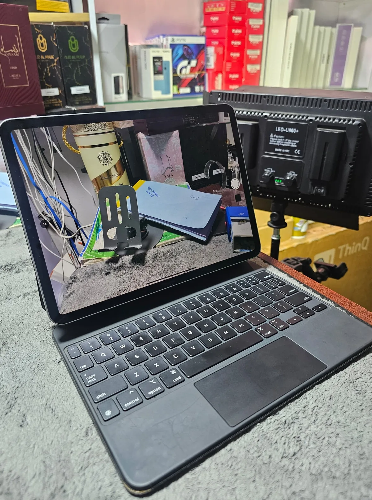 Photo 1 du produit - IPAD PRO 11 4E GEN 512G SIM AVEC CLAVIER