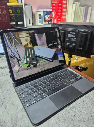 Photo 1 du produit  - IPAD PRO 11 4E GEN 512G SIM AVEC CLAVIER