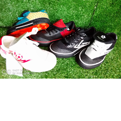 Photo 1 du produit - Chaussures Enfant pointure 30-36