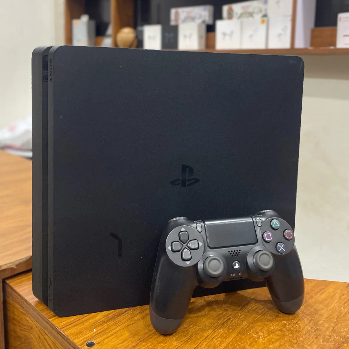 Photo 1 du produit - PlayStation 4 slim