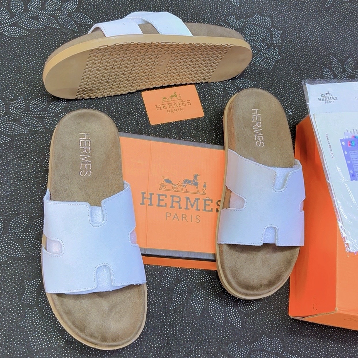Product image attachment 2 - Hermes slippers