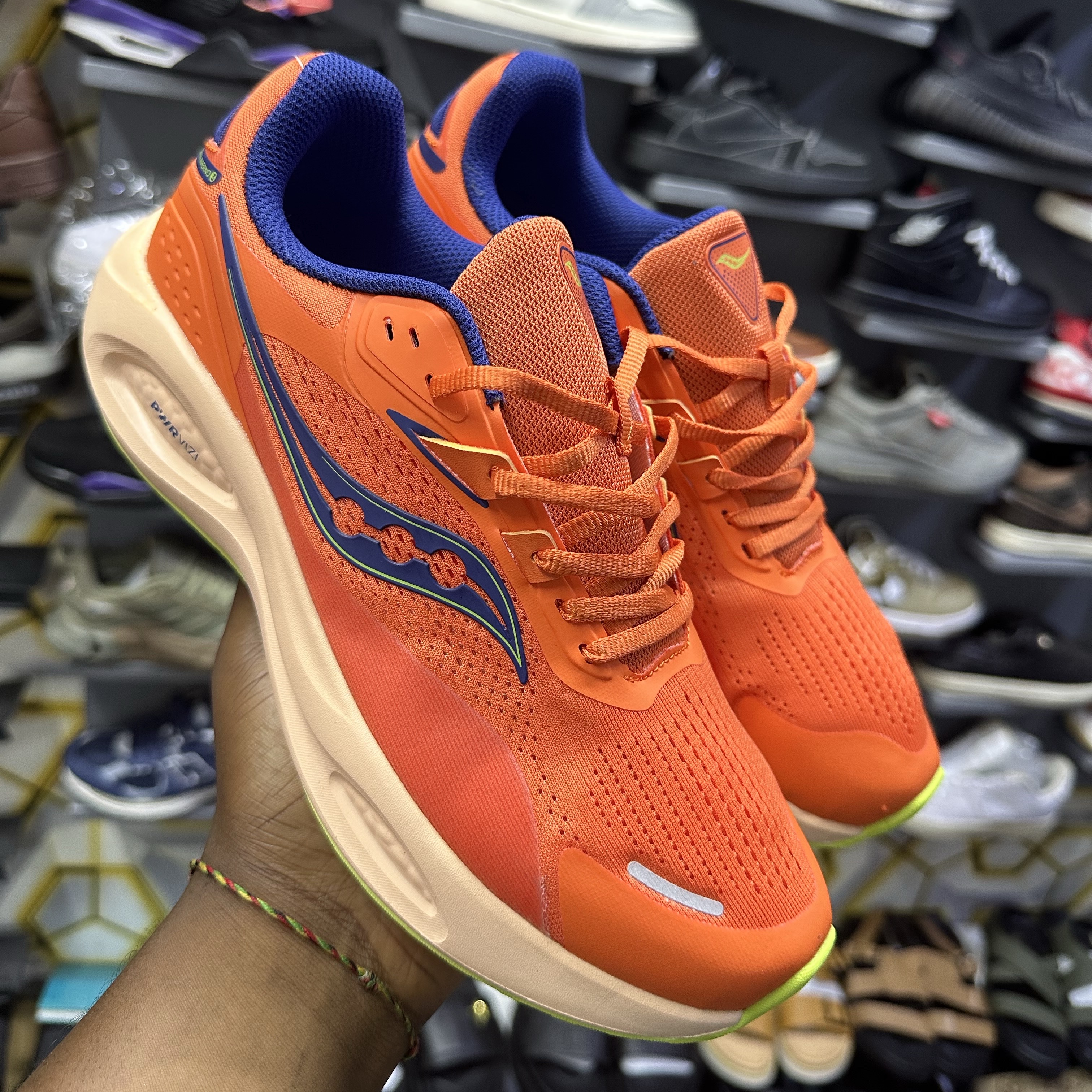 Product image attachment 2 - saucony phœnix inferno 3