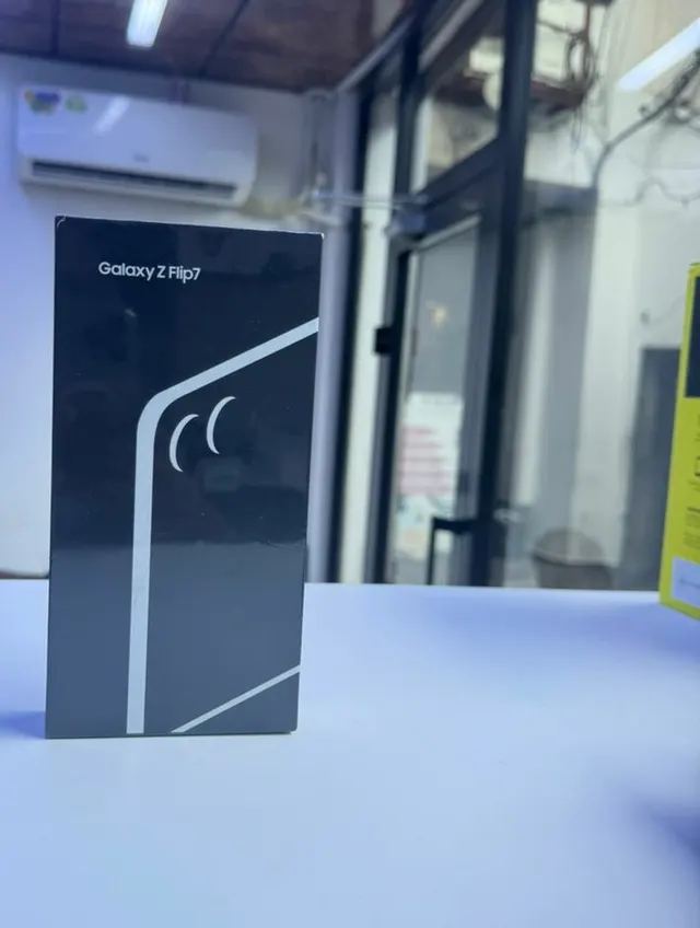 Image of SAMSUNG GALAXY ZFLIP 7 5G 512G