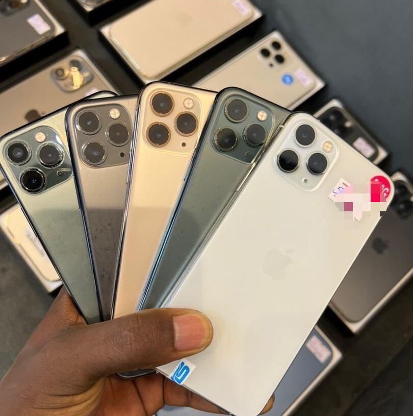 Photo 1 du produit  - iPhone 12 Pro Max disponible et en solde