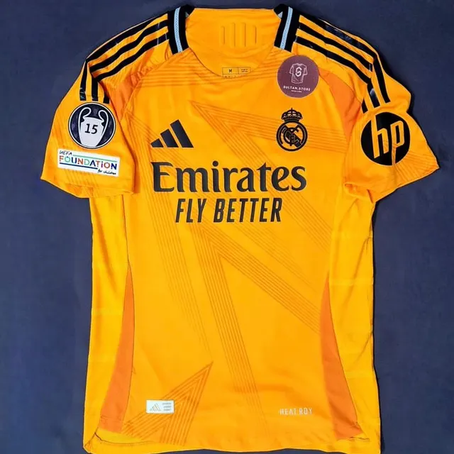 Image de maillots disponibles en version fan et pro