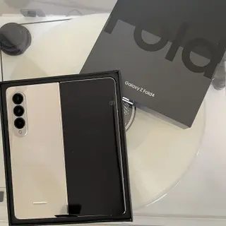 Product image attachment 1 - SAMSUNG GALAXY ZFOLD4 5G 256G