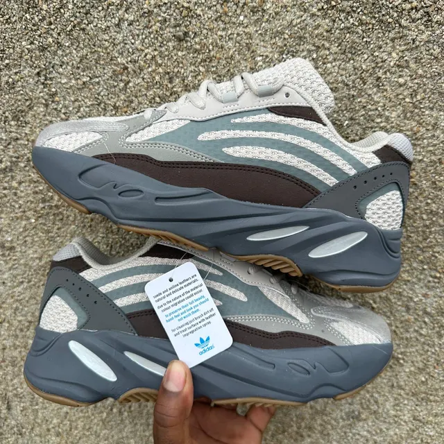 Image de Yeezy et Adidas