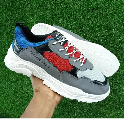 Image de tennis gris, rouge