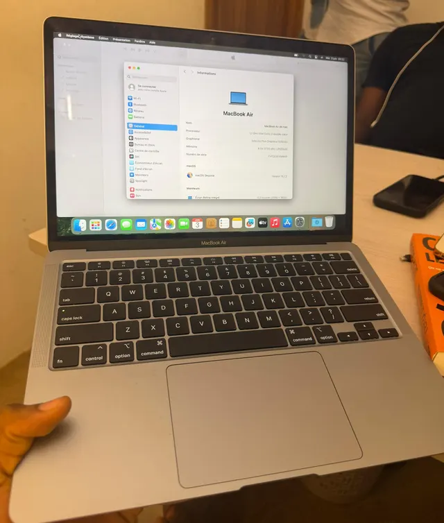 Image of MacBook Air Retina 2020 256gb Battry 100