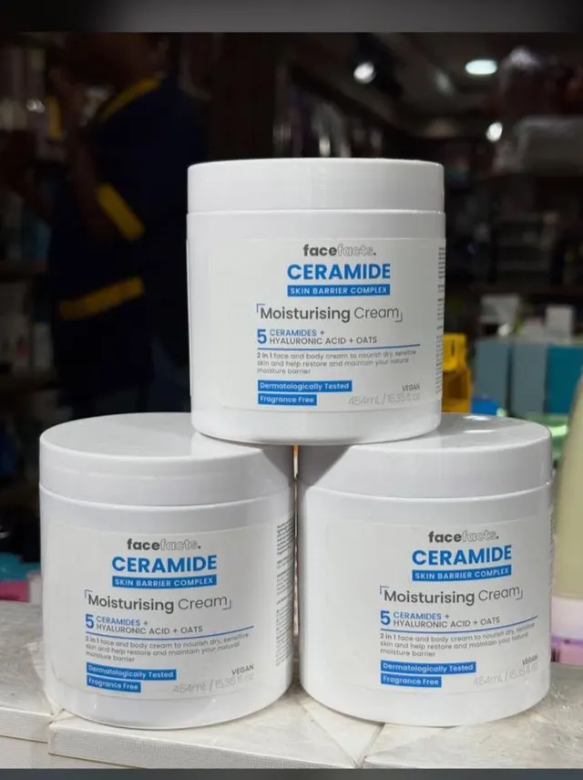 Image de Face fact: Ceramide Moisturizing cream