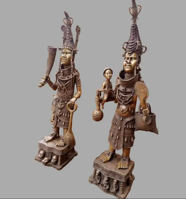 Image of Benin Nigeria bronze statue,