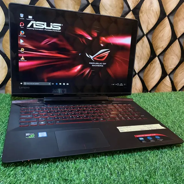 Image of Lenovo ideapad y 700