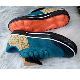 Product image attachment 1 - Kids Shoe size 30-36