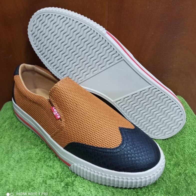 Photo 2 du produit - Chaussures ville _ LEVIS: 40-46