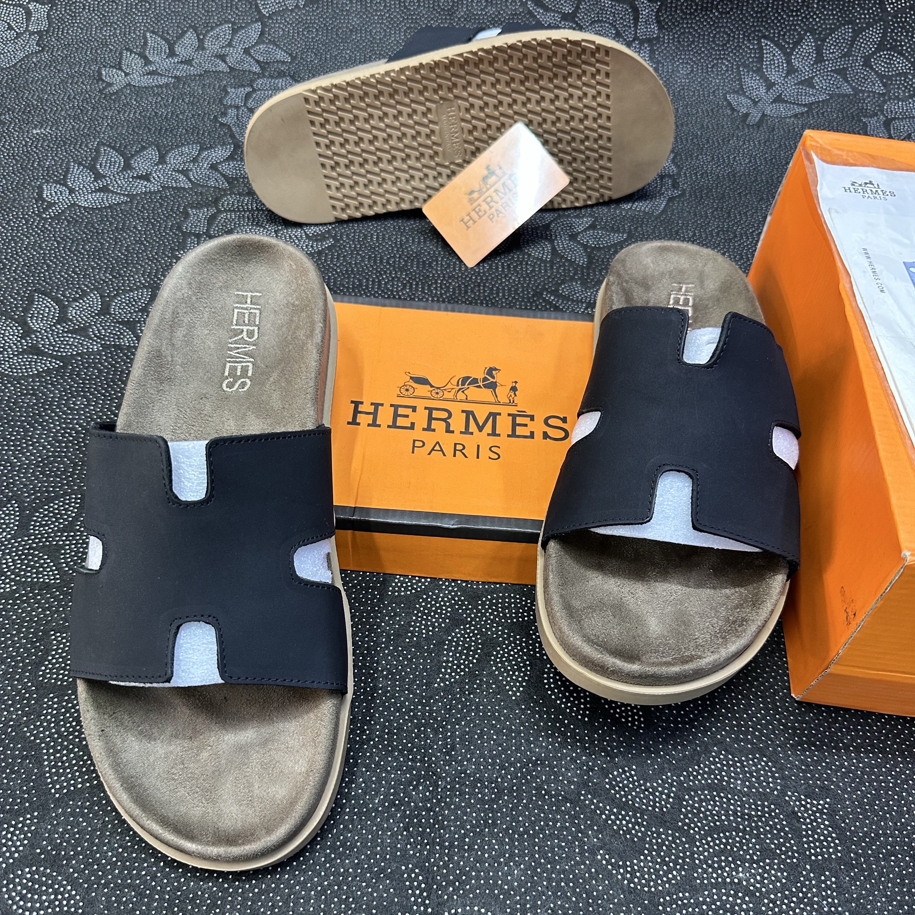 Product image attachment 3 - babouche hermes homme